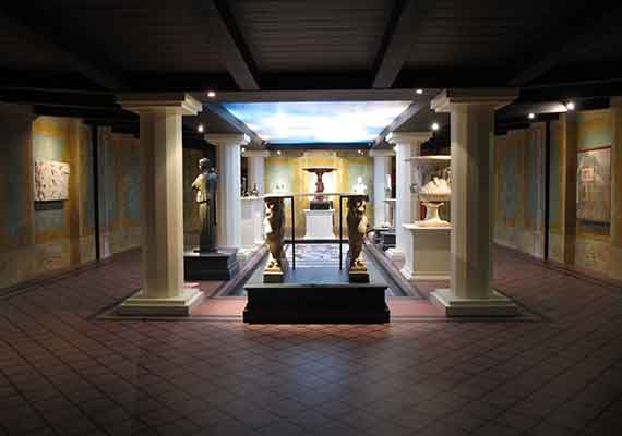 ///INAH. Museo Nacional de Antropología, Exposición temporal <em>Pompeya</em>, 2009.
